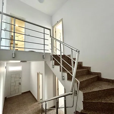 Sunny Escape Your Beachside Home Apartment *